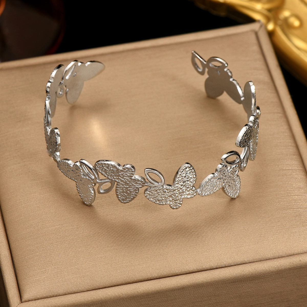 Lxalry Platinum Plated Stainless Steel Butterfly Carved Link Bracelet Hypoallergenic Skin Safe Jewelry For Daily Evening Wear Never Tarnish Handmade Luxury Gift For Her